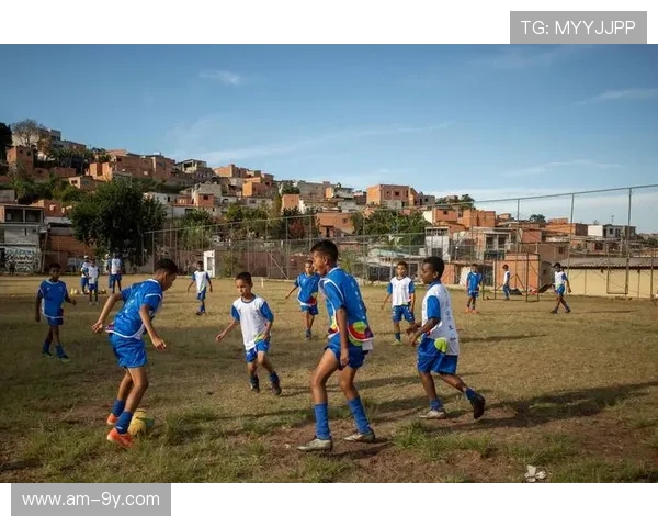 专业足球技能训练机构助力青少年成才 提升球技打下坚实基础 专业足球技能训练机构助力青少年成才 提升球技打下坚实基础
